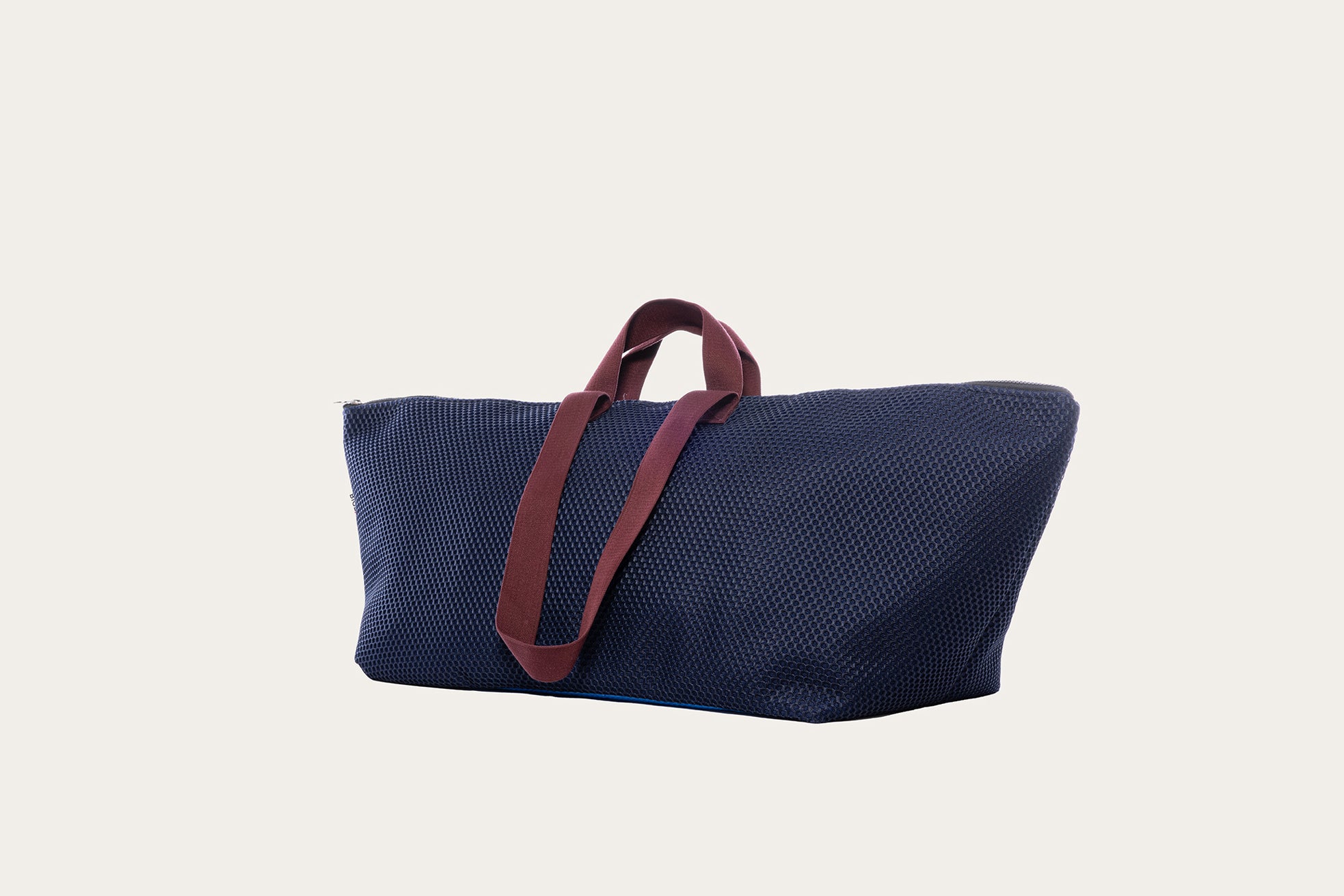 Dettagli borsa Michelangelo in materiale recuperato - Main Collection 2024