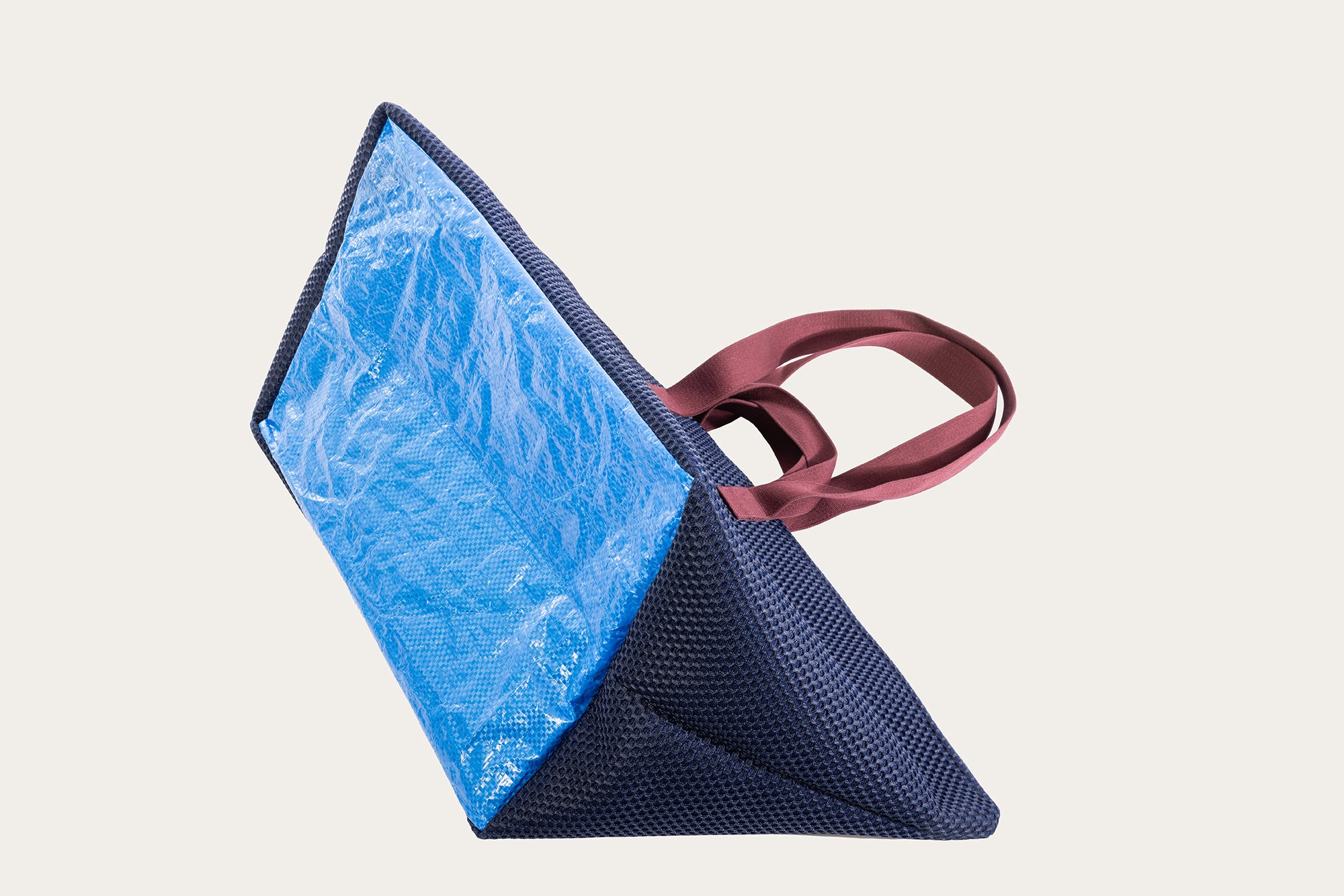 Dettagli borsa Michelangelo in materiale recuperato - Main Collection 2024