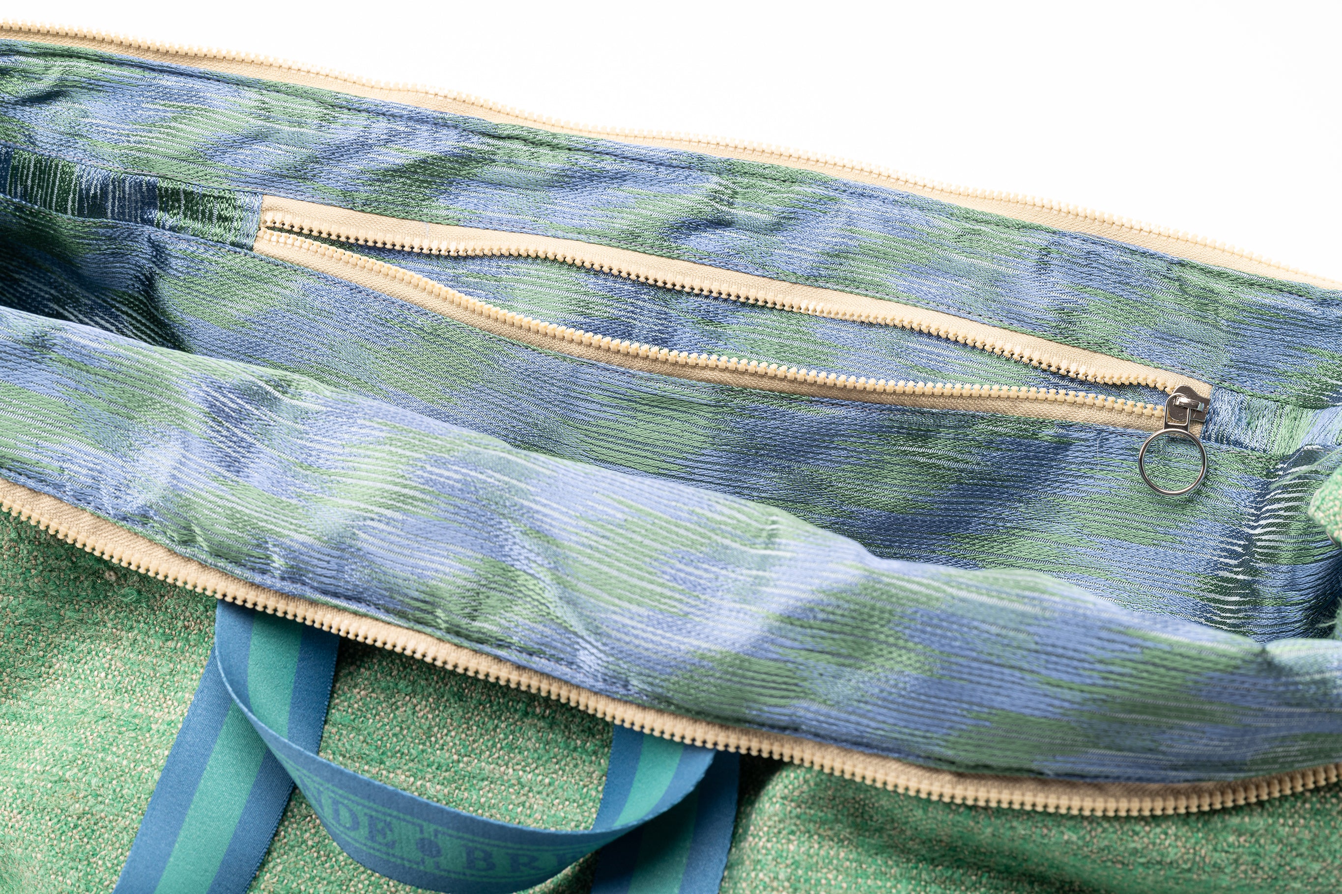 Tasca interna con zip - Borsa Braida realizzata con tessuti Rubelli