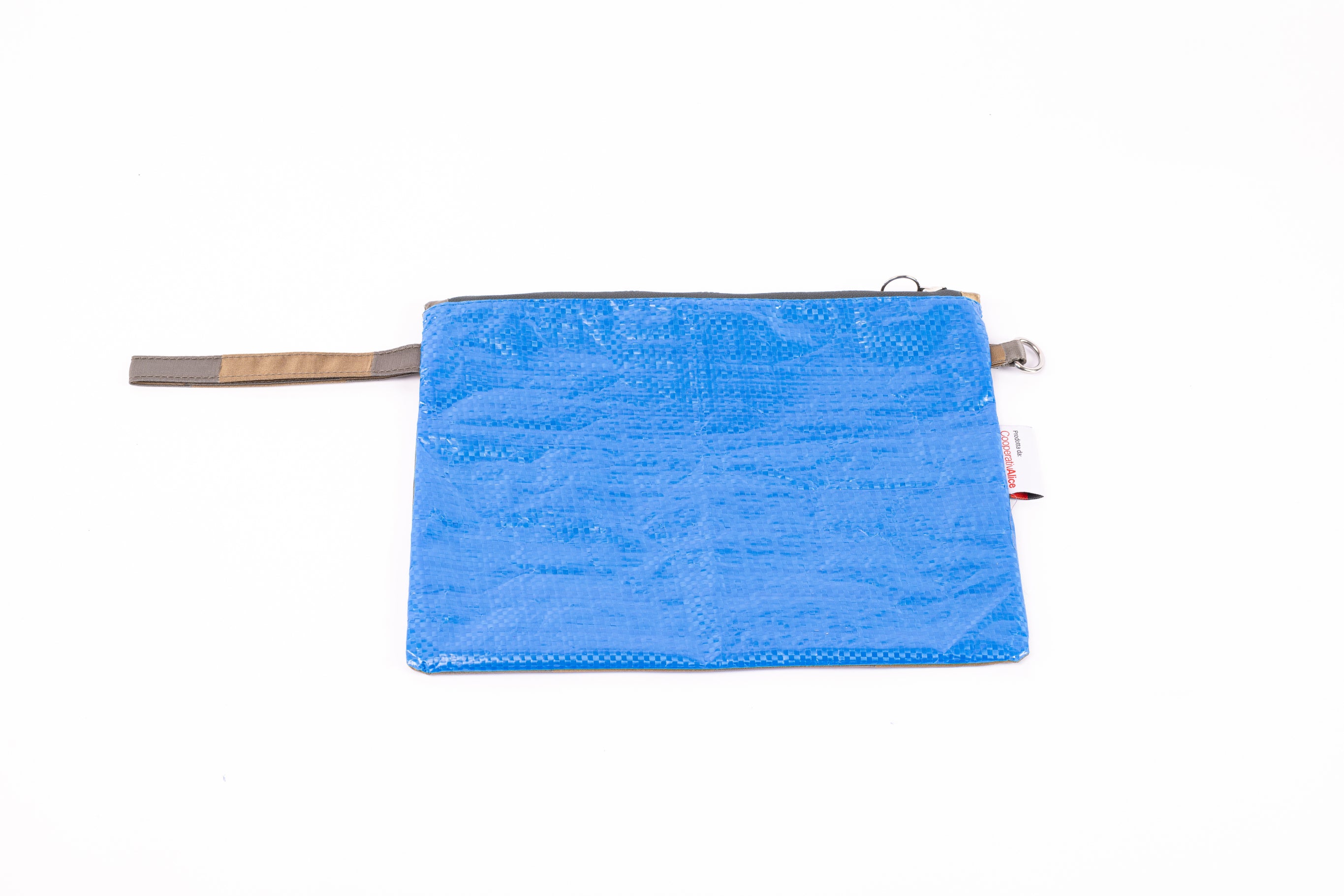 Pochette Teresiana celebra la maestosa Sala di Lettura della Biblioteca Nazionale Braidense